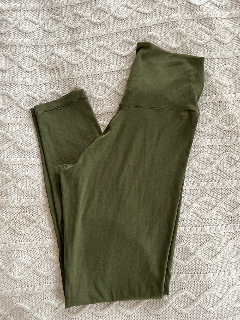 aerie Offline Olive Green Stretch Leggings Cropped Cross Over Waist Like New! M